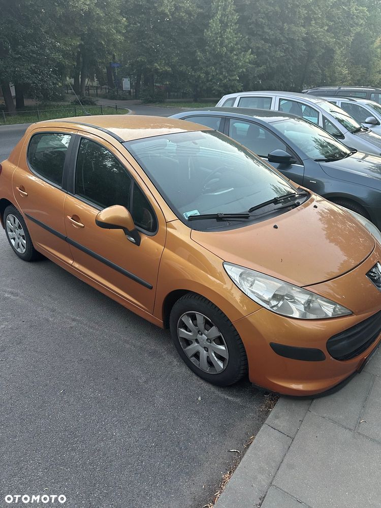 Peugeot 207 - 1