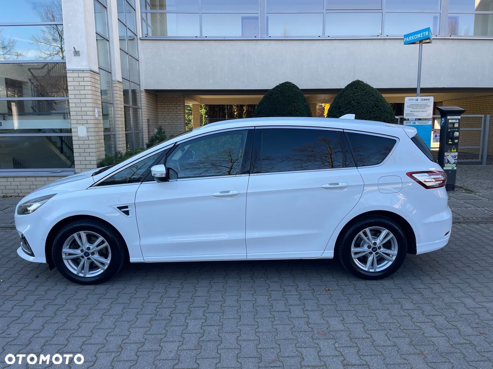 Ford S-Max - 11