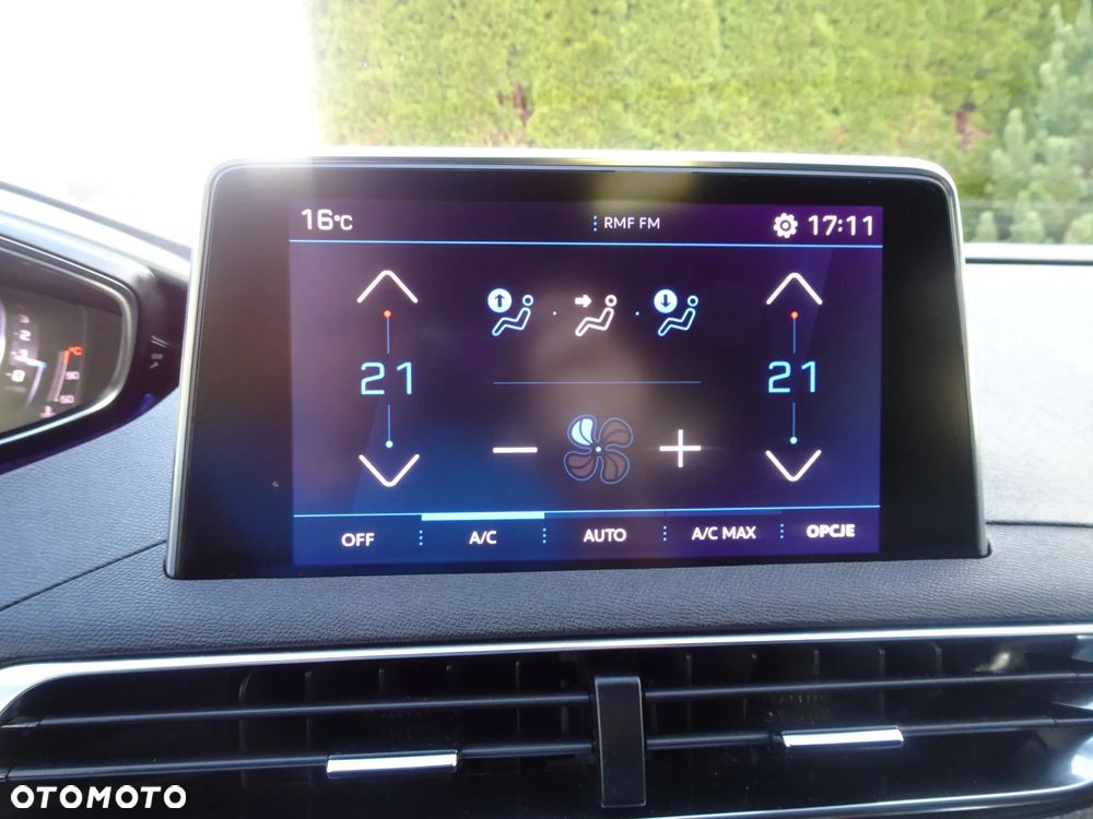Peugeot 3008 1.5 BlueHDi Allure Pack S&S EAT8 - 32