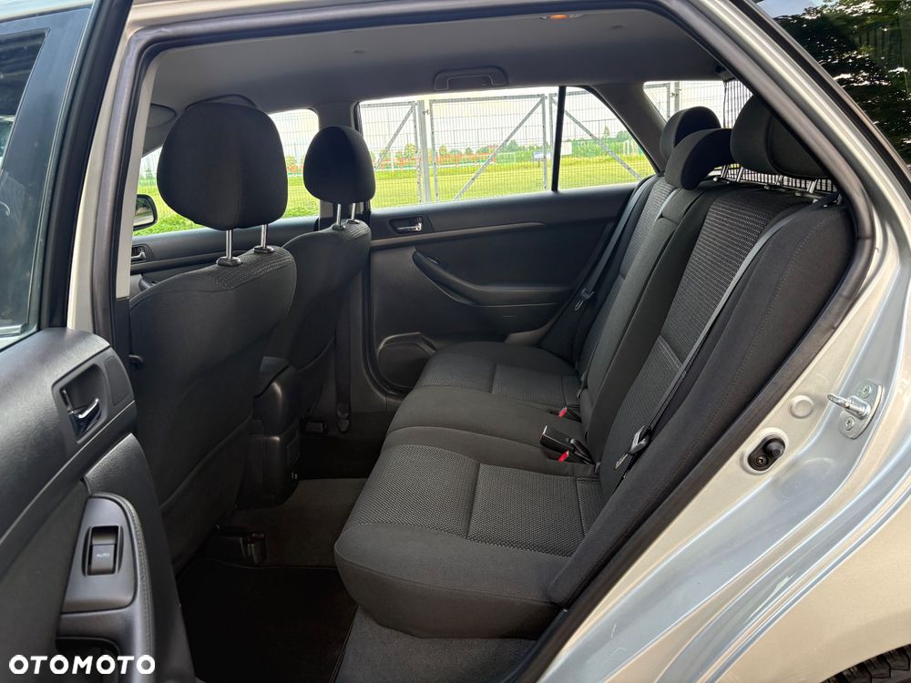 Toyota Avensis 1.8 VVT-i Edition - 25