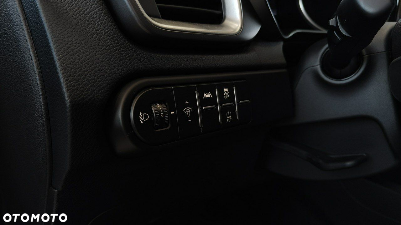 Kia Ceed - 10