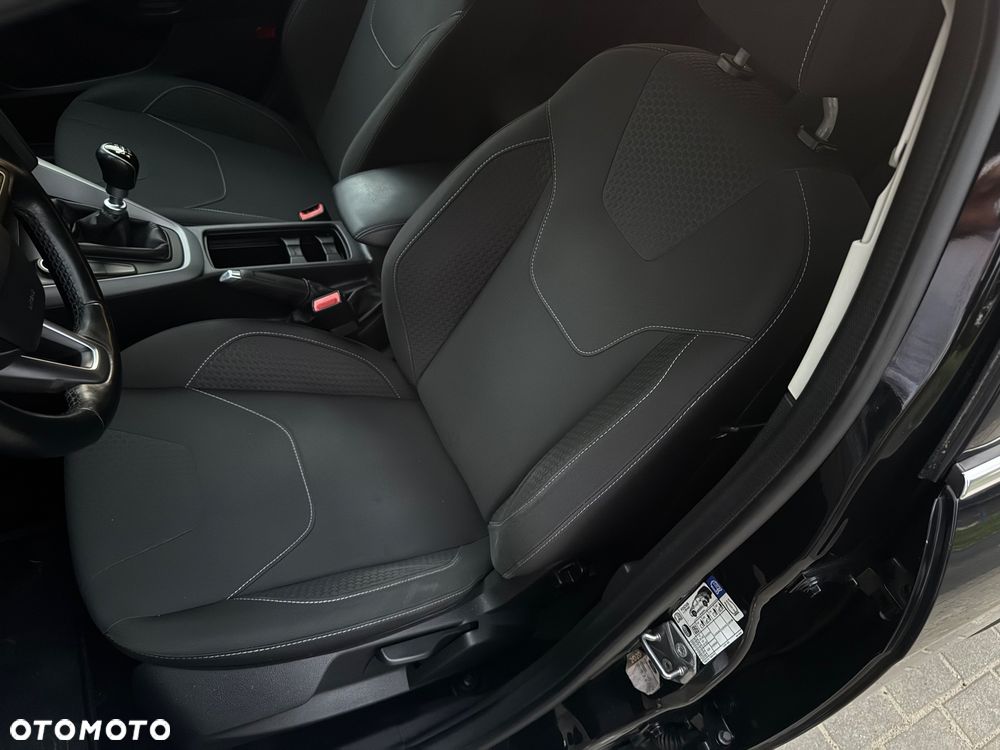 Ford Focus 1.0 EcoBoost Titanium - 16