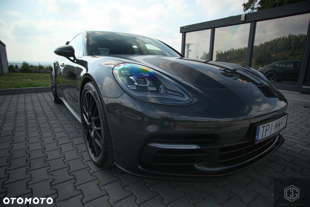Porsche Panamera 4 - 40