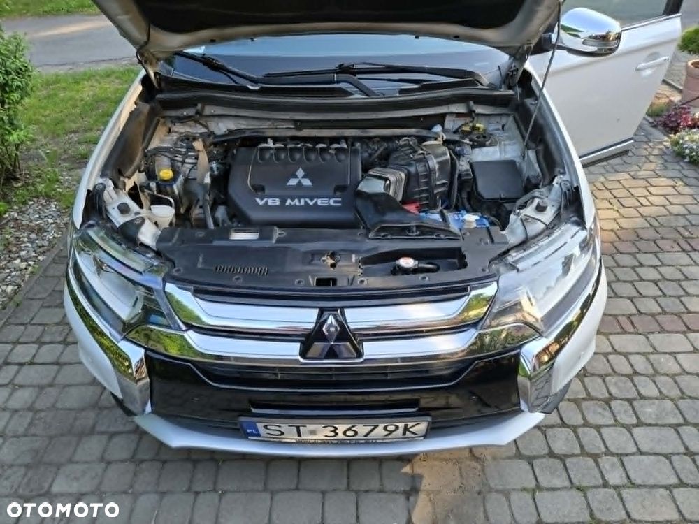 Mitsubishi Outlander - 7