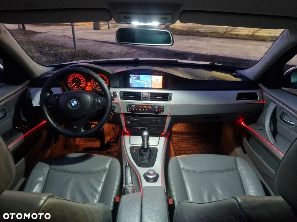 BMW Seria 3 325xi - 12