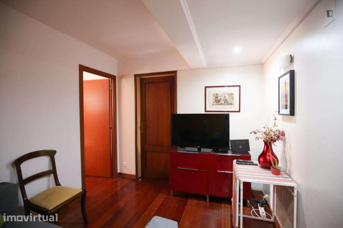 Quarto - localizado em Carnide Lisbon - Grande imagem: 4/22