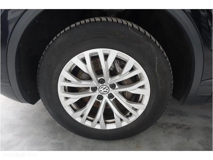 Volkswagen Touareg - 16