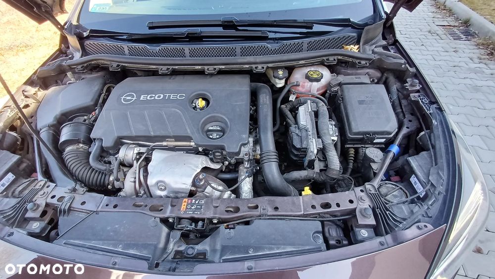 Opel Astra 1.6 T Elite S&S - 14