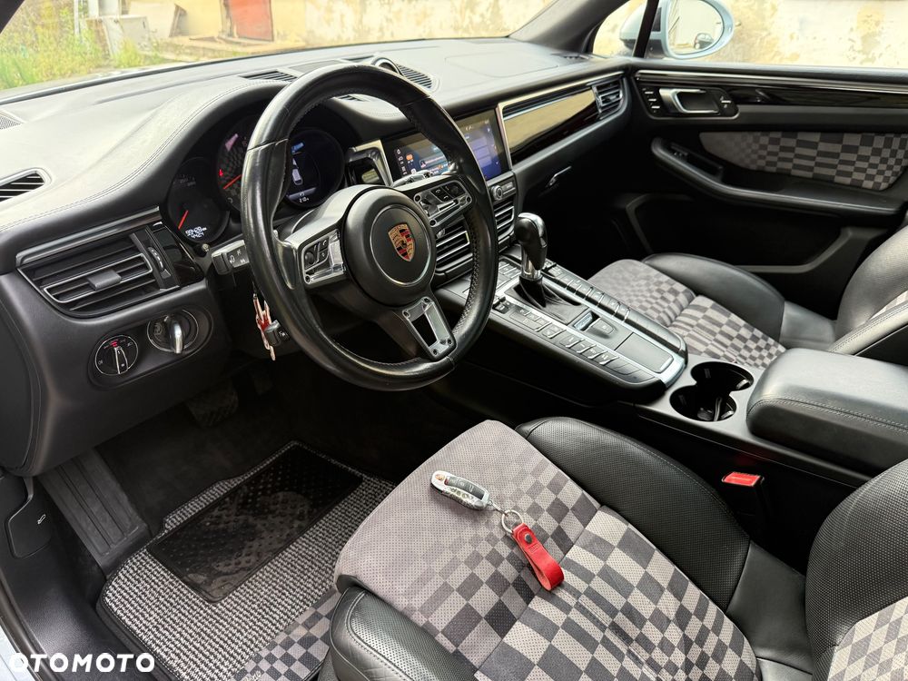 Porsche Macan S - 13