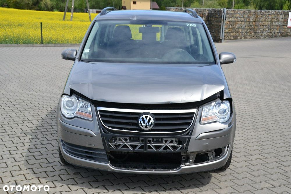 Volkswagen Touran - 2