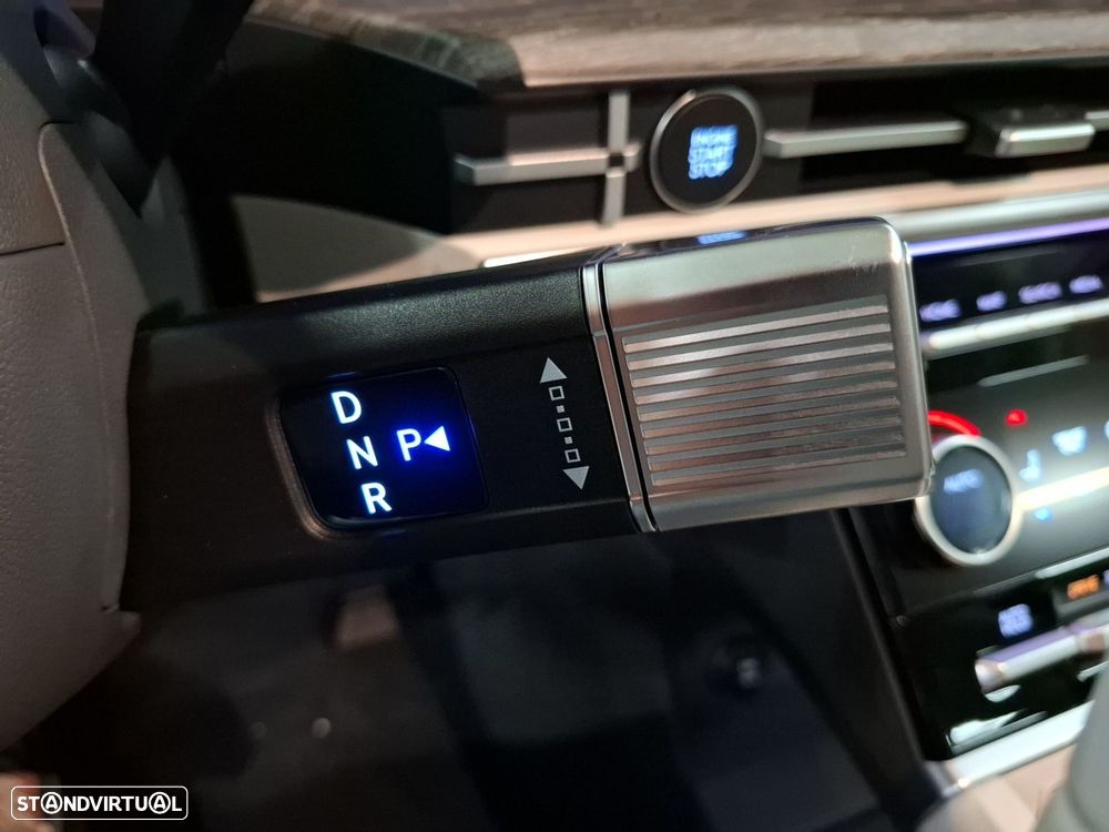 Hyundai Santa Fe 1.6 T-GDI PHEV Vanguard - 18