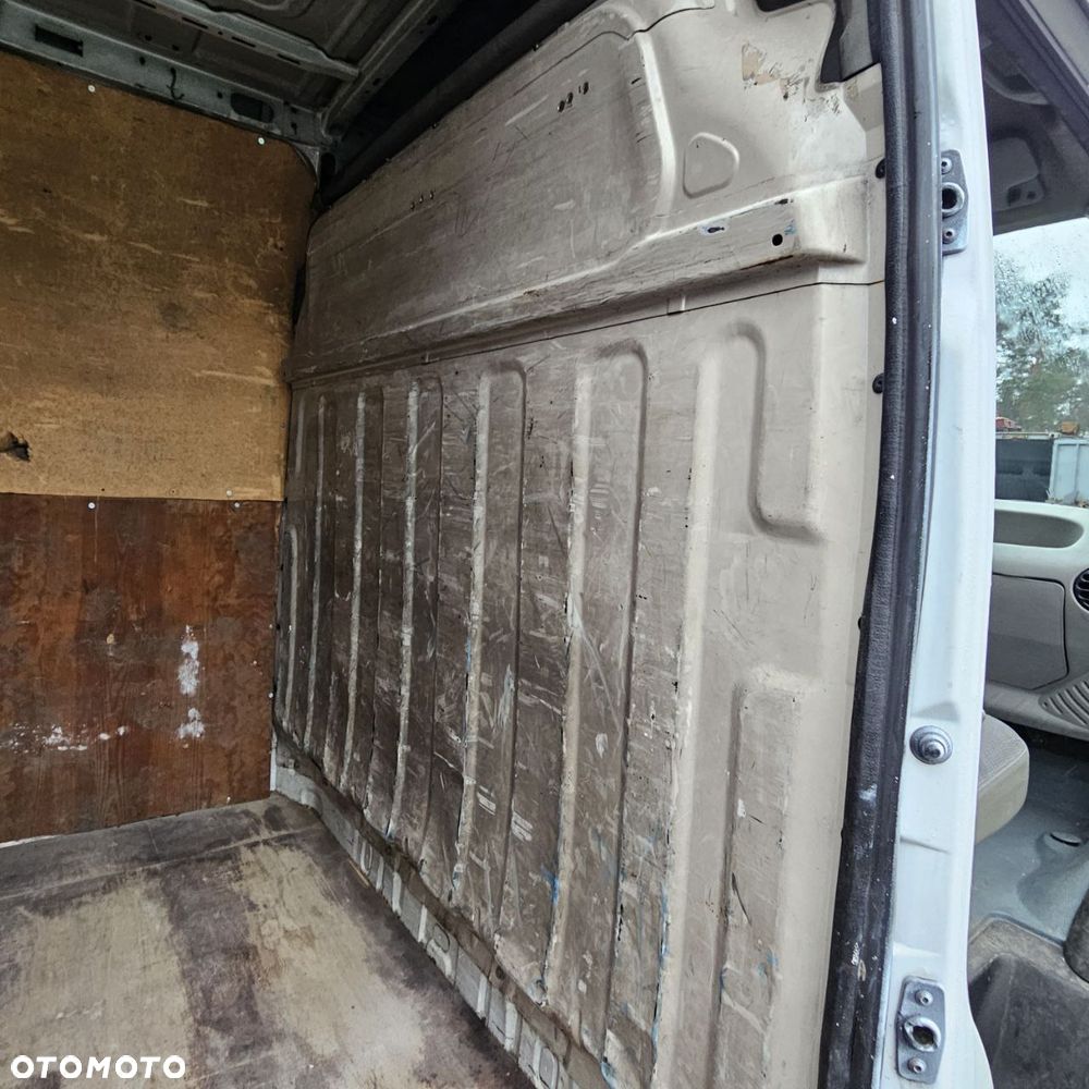 Renault Master II  (lak. 0389) pojazd na części: maska, zderzak, drzwi, szyby, lusterka, chłodnica - 26