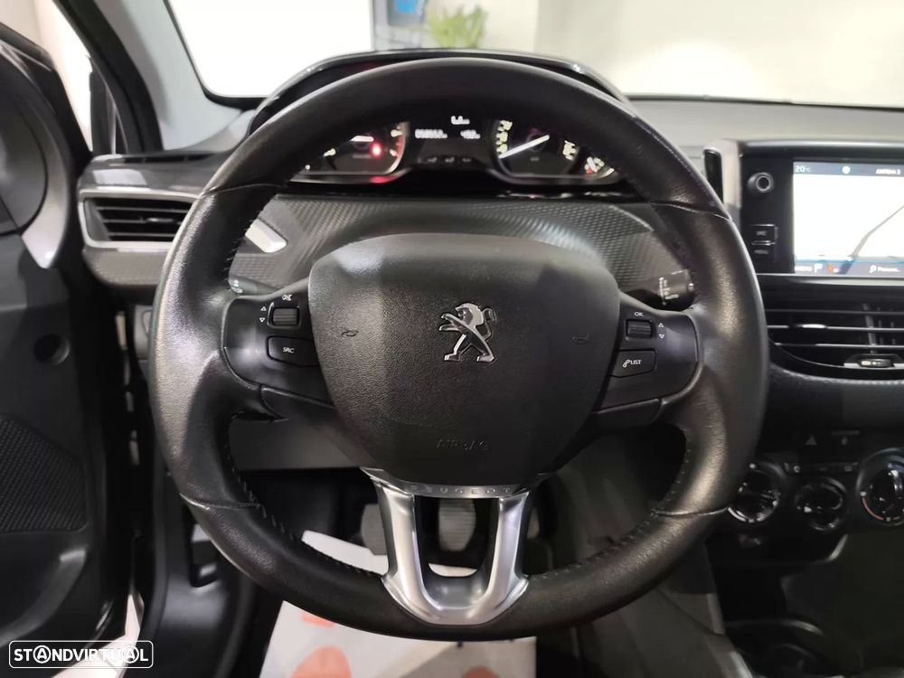 Peugeot 208 1.2 PureTech Signature - 14