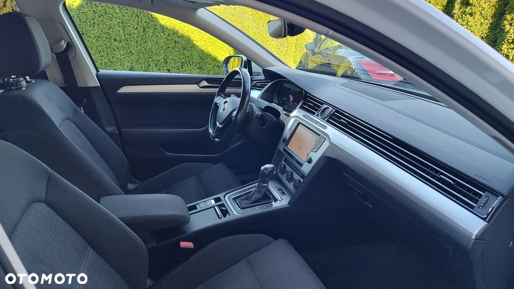 Volkswagen Passat - 22