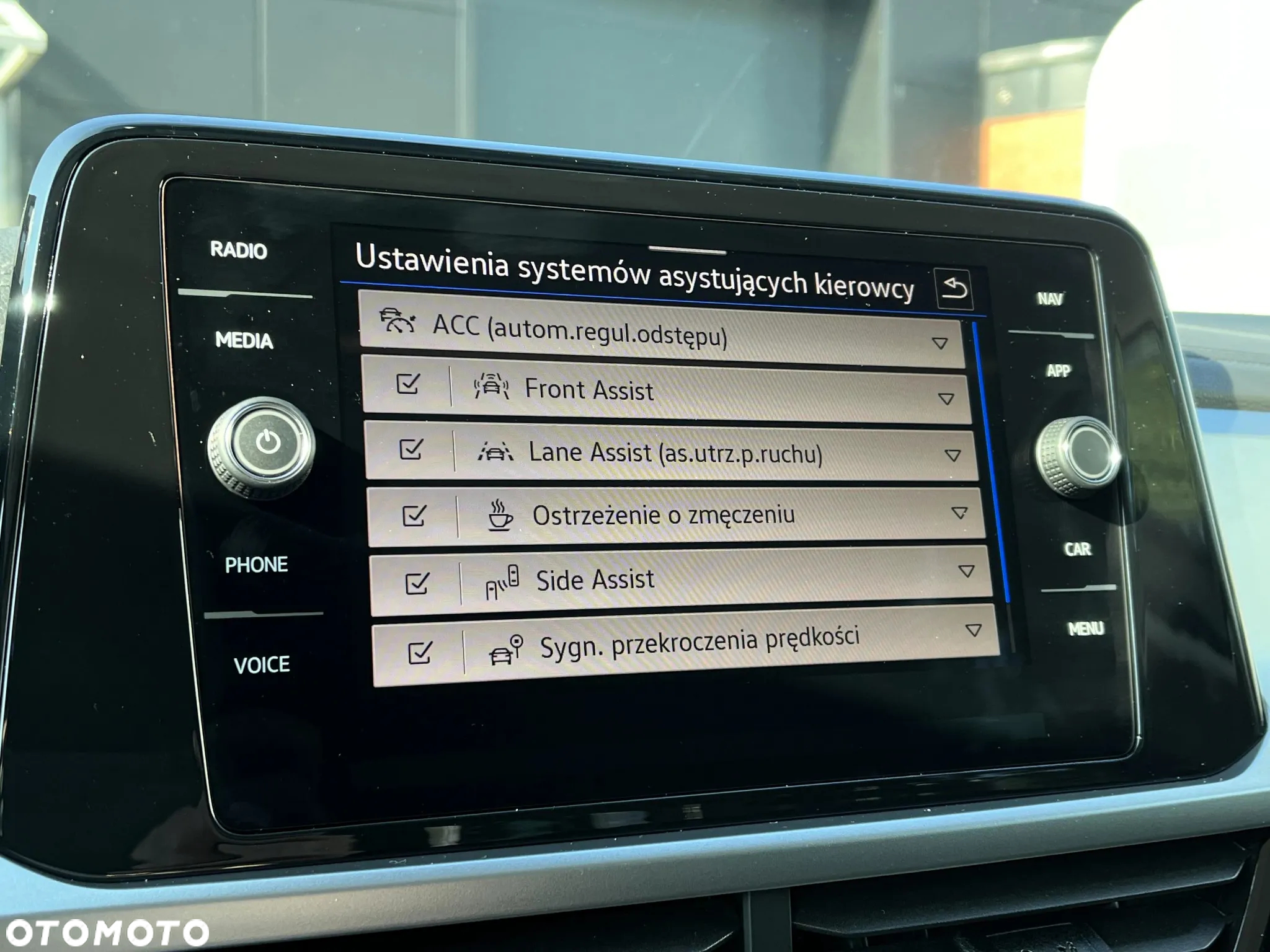 Volkswagen T-Roc 1.5 TSI Life Plus DSG - 22