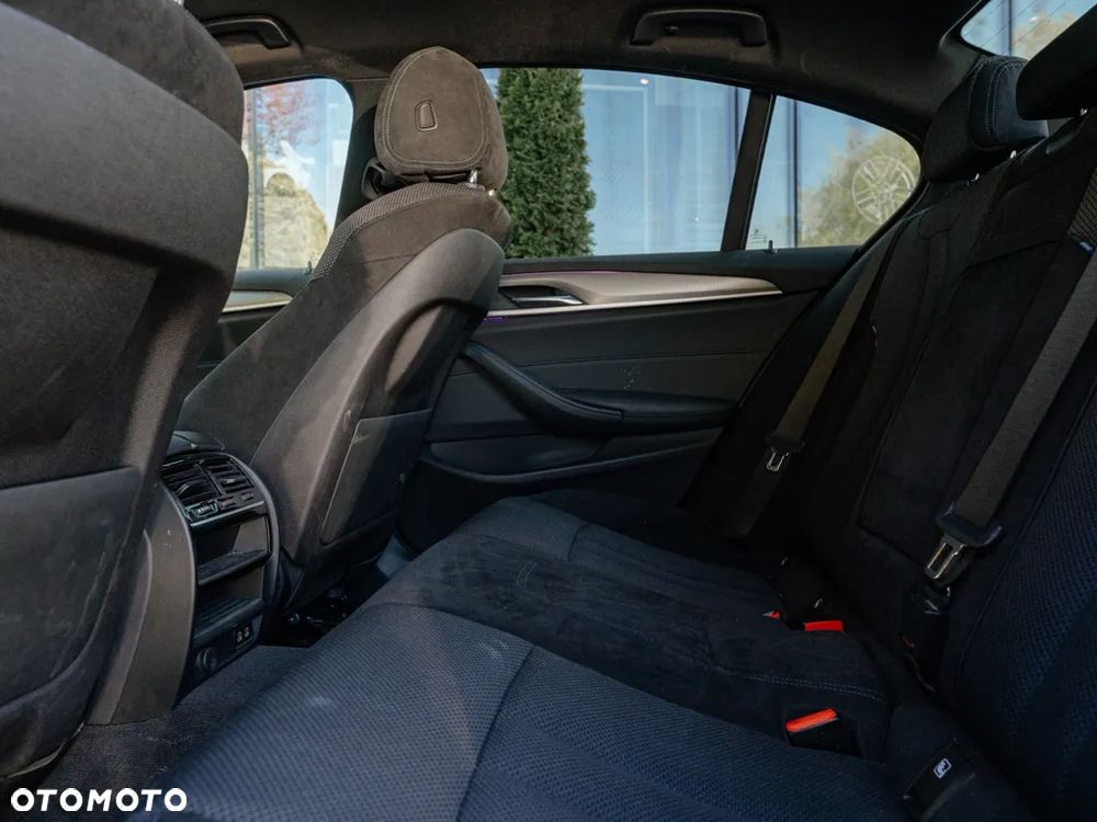BMW Seria 5 530e iPerformance xDrive M Sport sport - 13