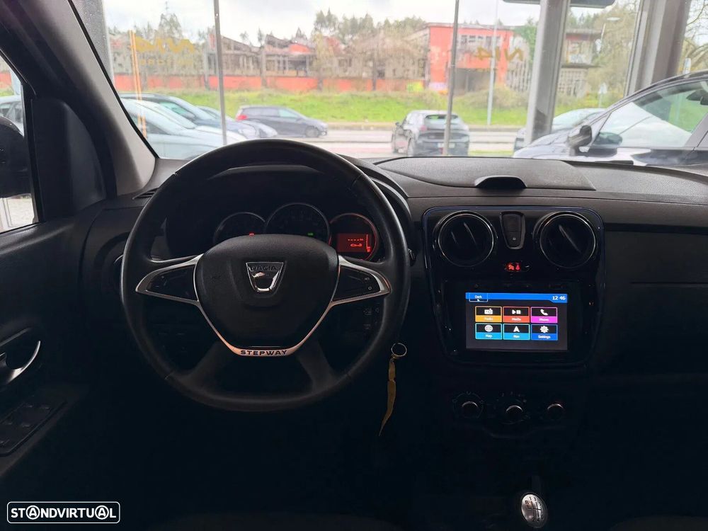 Dacia Lodgy 1.3 TCe Stepway 7L - 21