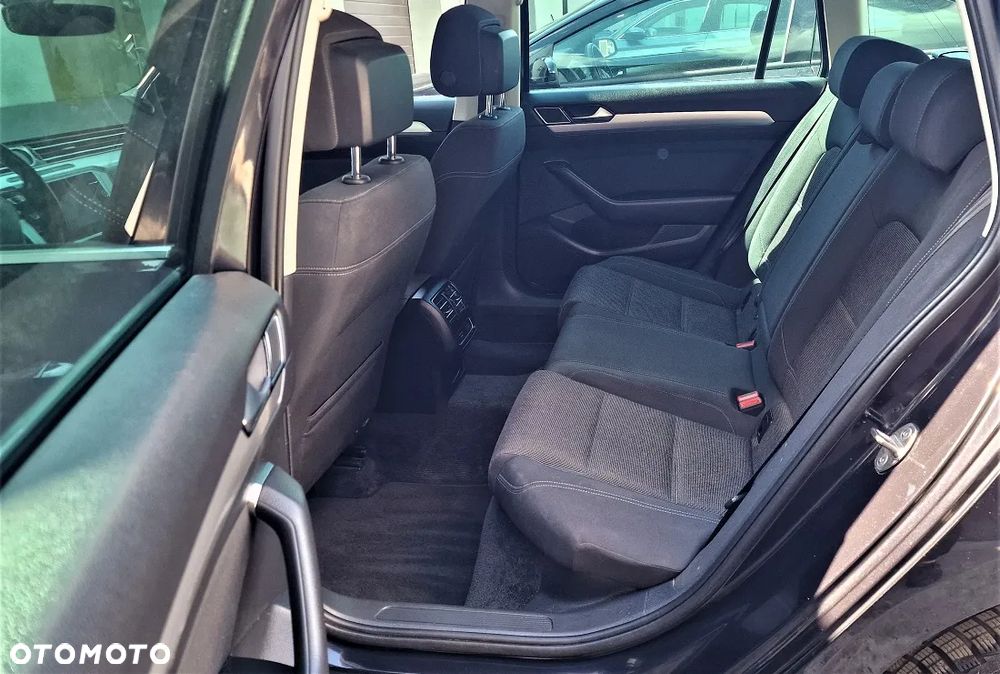 Volkswagen Passat 2.0 TDI BMT Comfortline DSG7 - 11