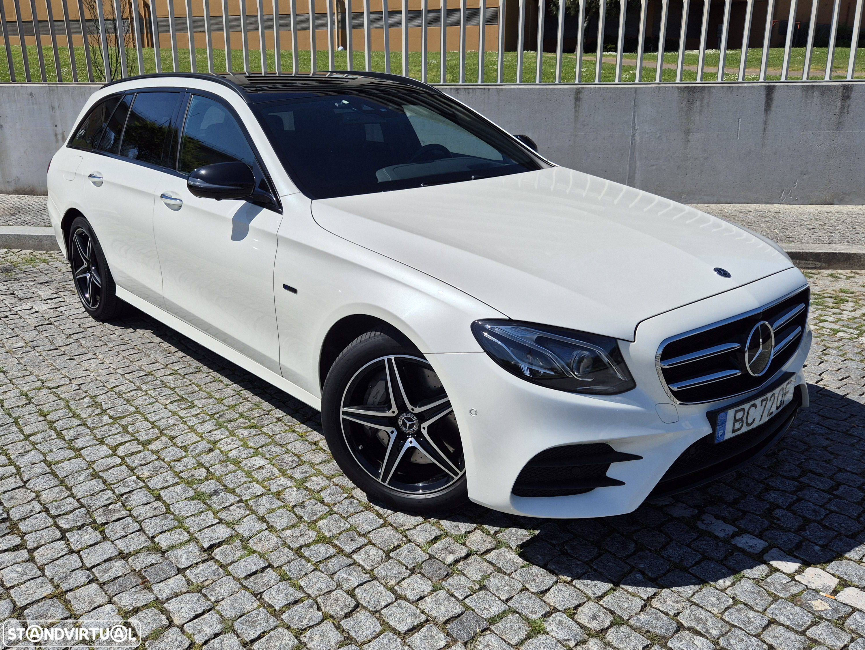 Mercedes-Benz E 300 de AMG Line - 1