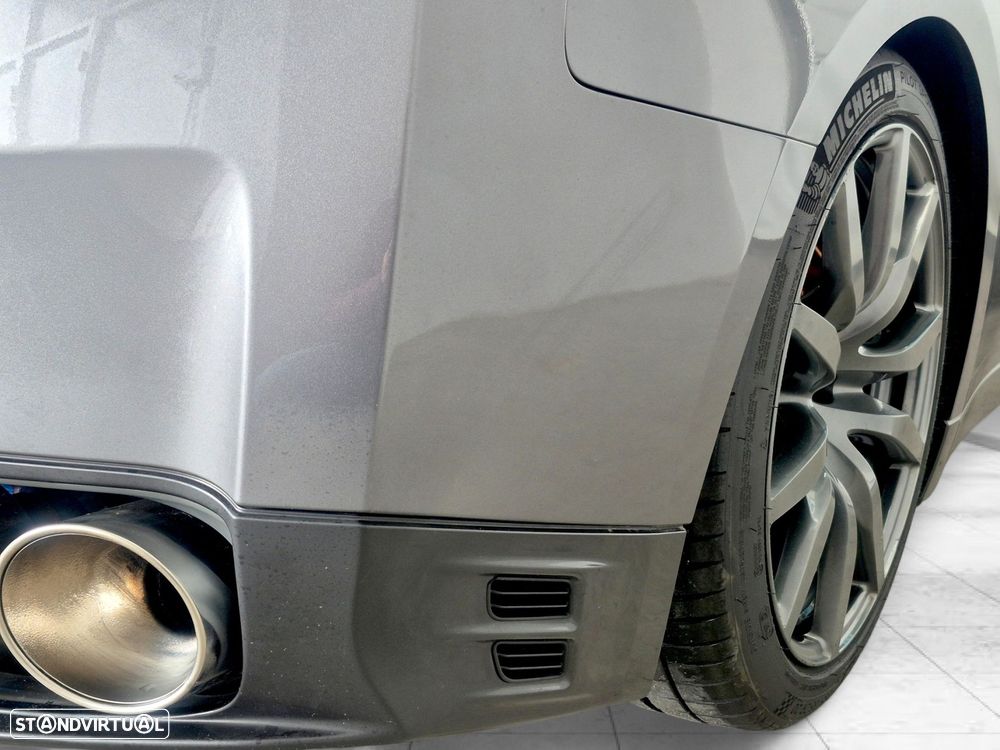 Nissan GT-R 3.8 V6 Black Edition - 11