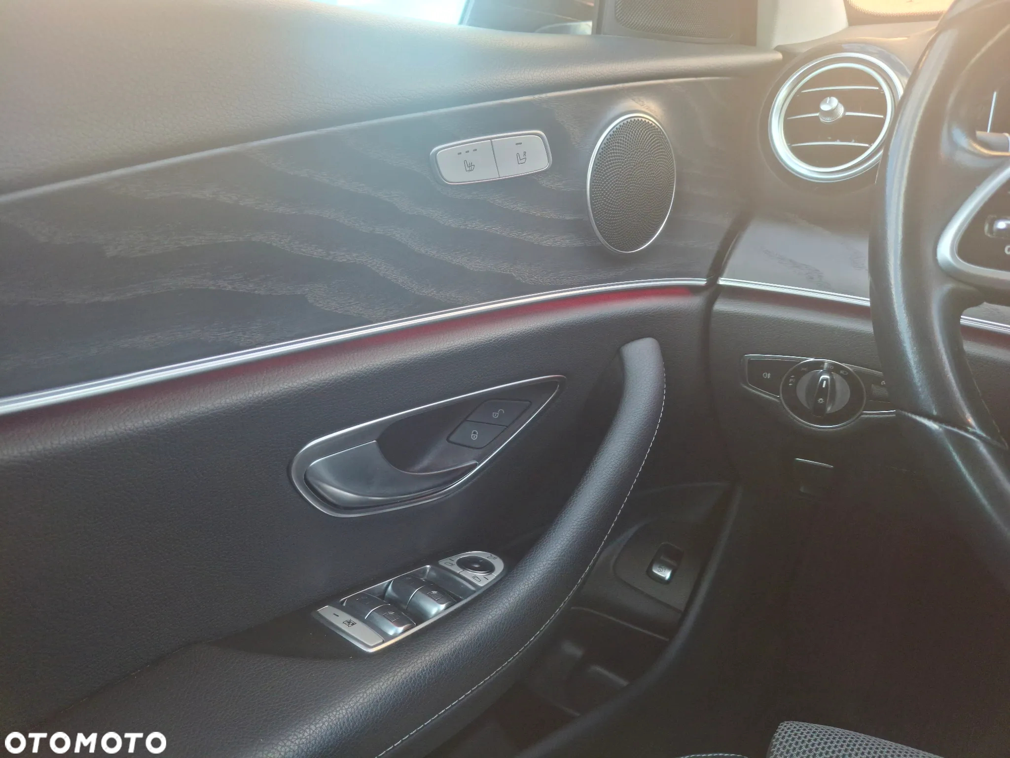 Mercedes-Benz Klasa E 220 d 9G-TRONIC - 19