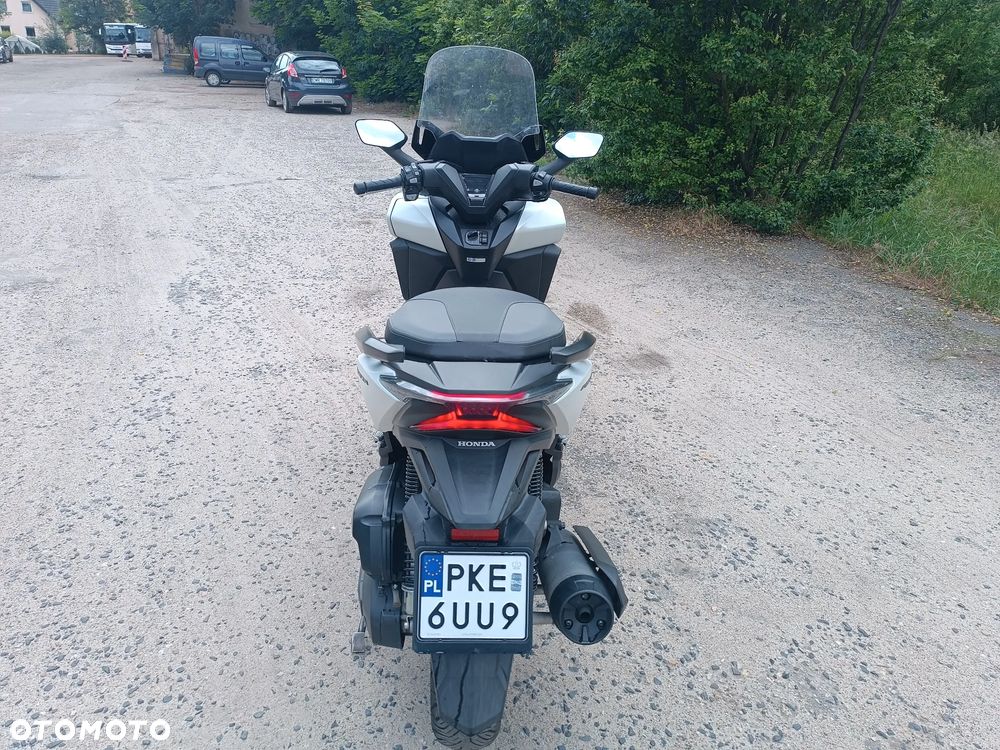 Honda NSS - 8