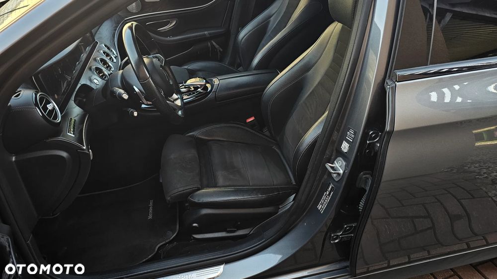 Mercedes-Benz Klasa E 220 d 4Matic 9G-TRONIC AMG Line - 29