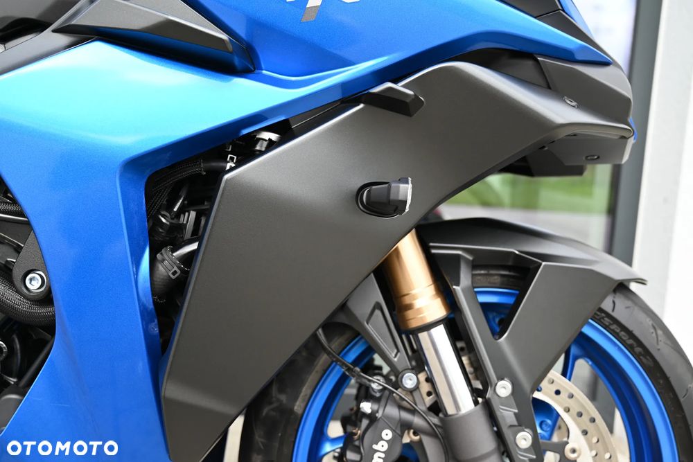 Suzuki GSX 1000 - 24
