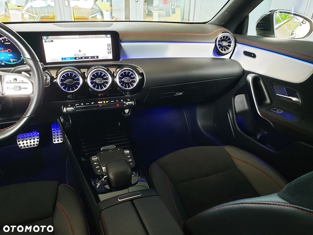Mercedes-Benz CLA ver-250-e-amg-line-8g--dct - 17