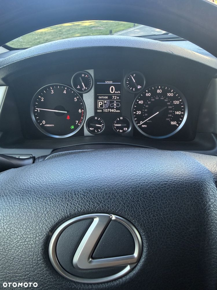Lexus LX - 7
