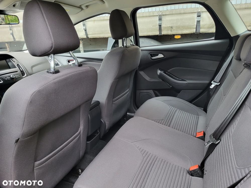 Ford Focus Turnier 1.5 EcoBoost Start-Stopp-System Titanium - 25