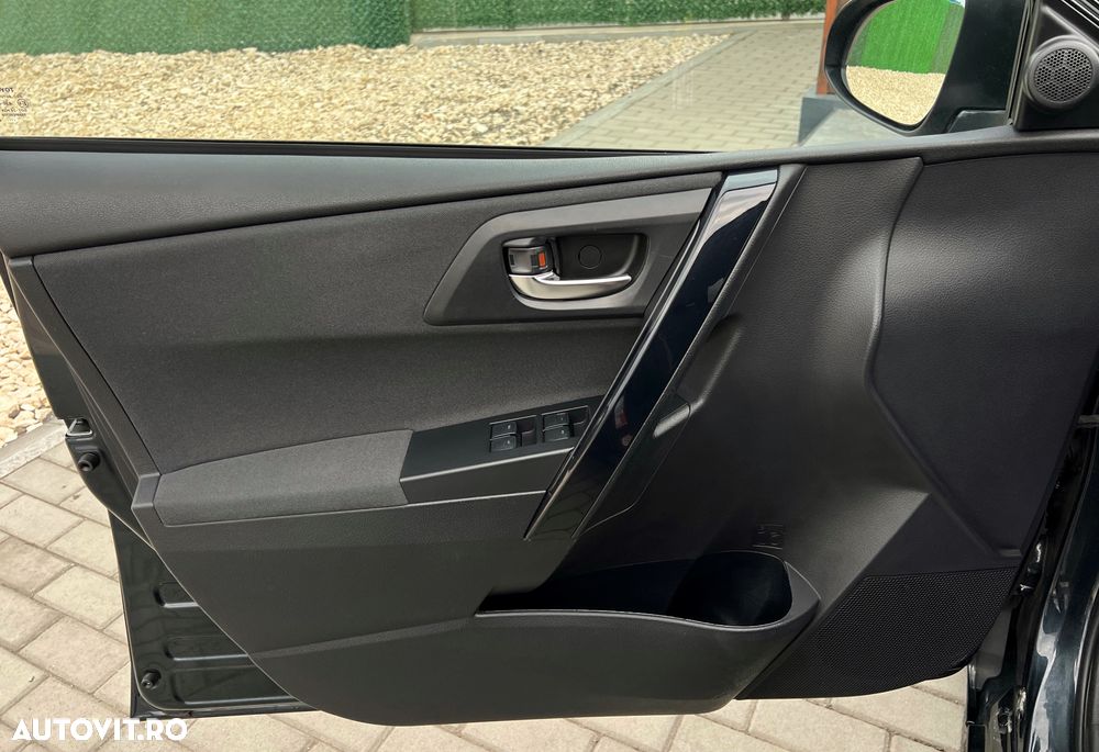 Toyota Auris 1.8 VVT-i Automatik Executive - 18
