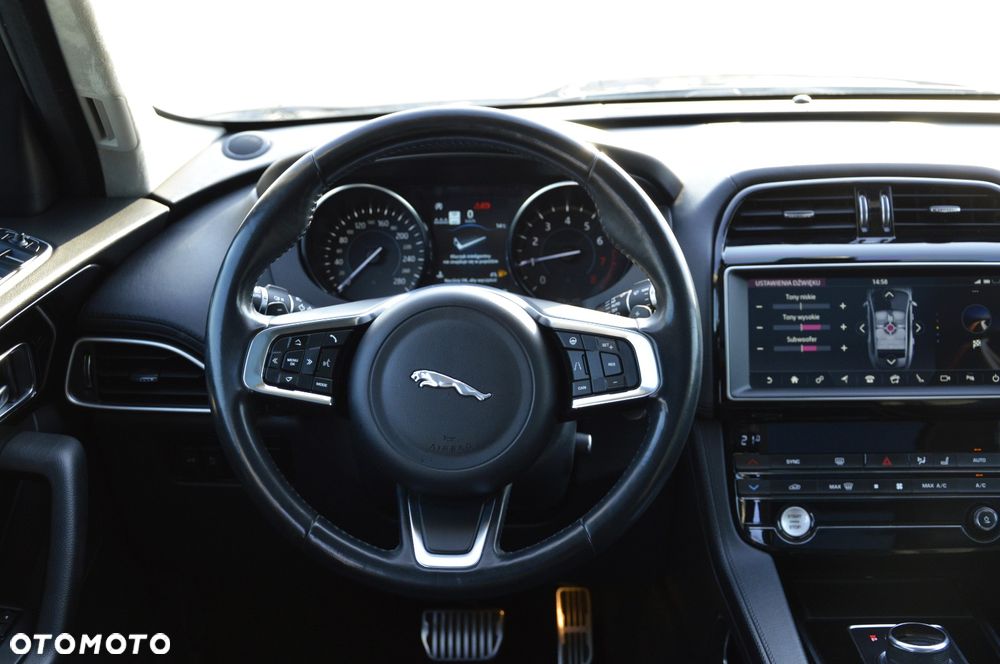 Jaguar F-Pace 30t AWD Prestige - 16