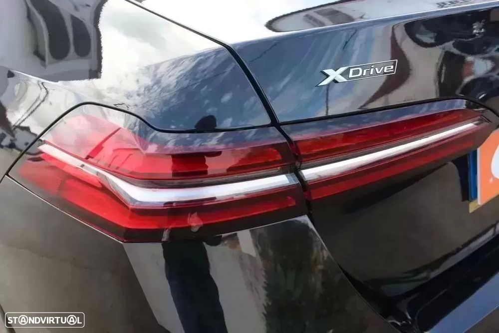 BMW 520 d xDrive Pack Desportivo M - 10