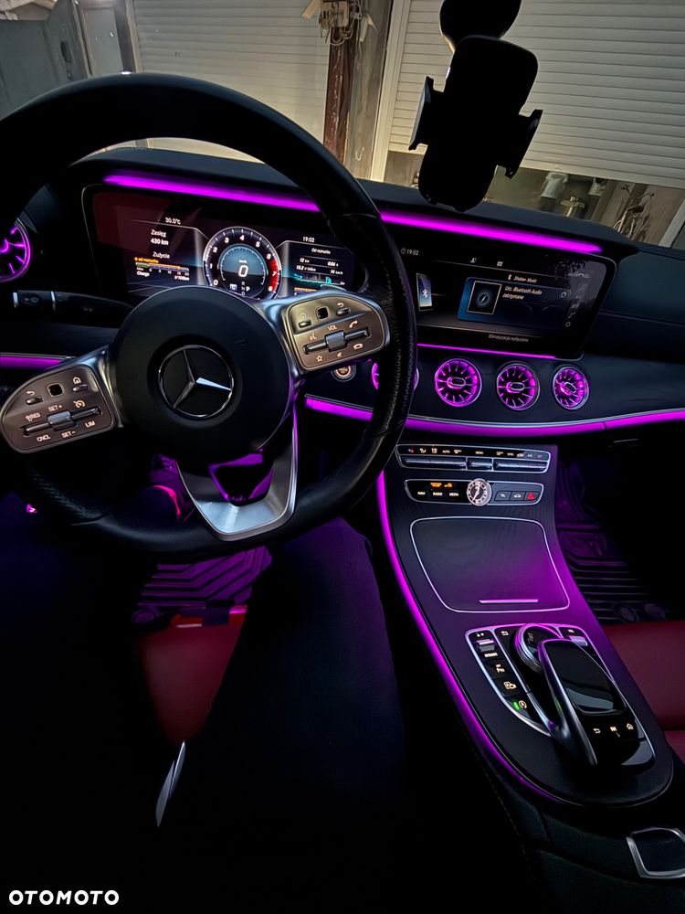 Mercedes-Benz Klasa E 200 4Matic 9G-TRONIC AMG Line - 19