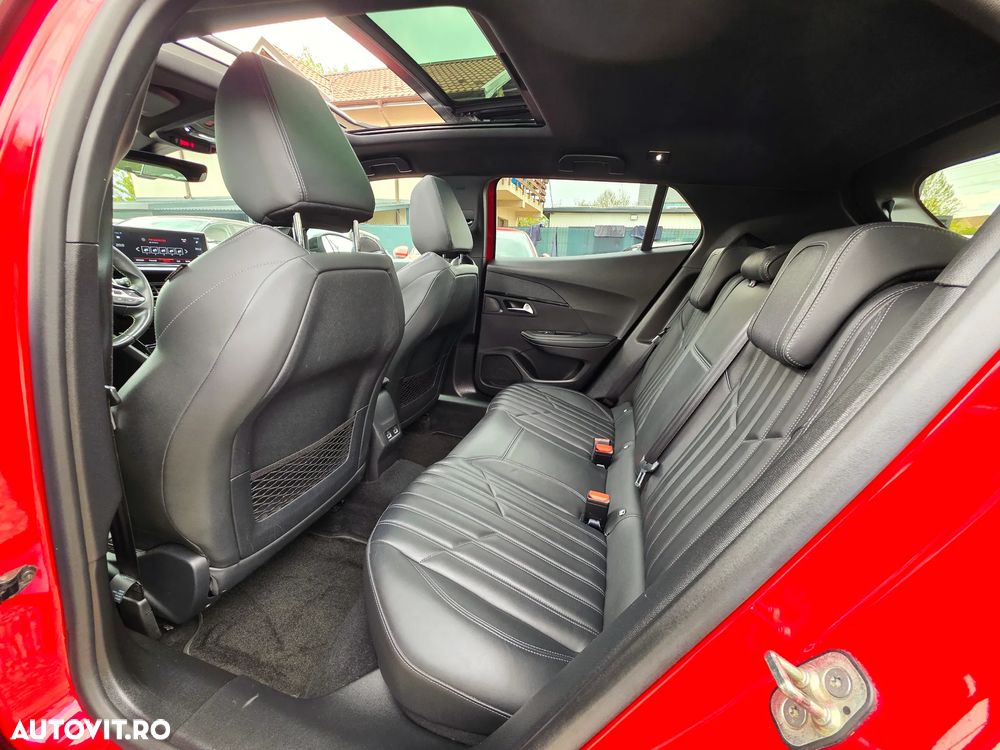 Peugeot 2008 PureTech 130 EAT8 GT - 18
