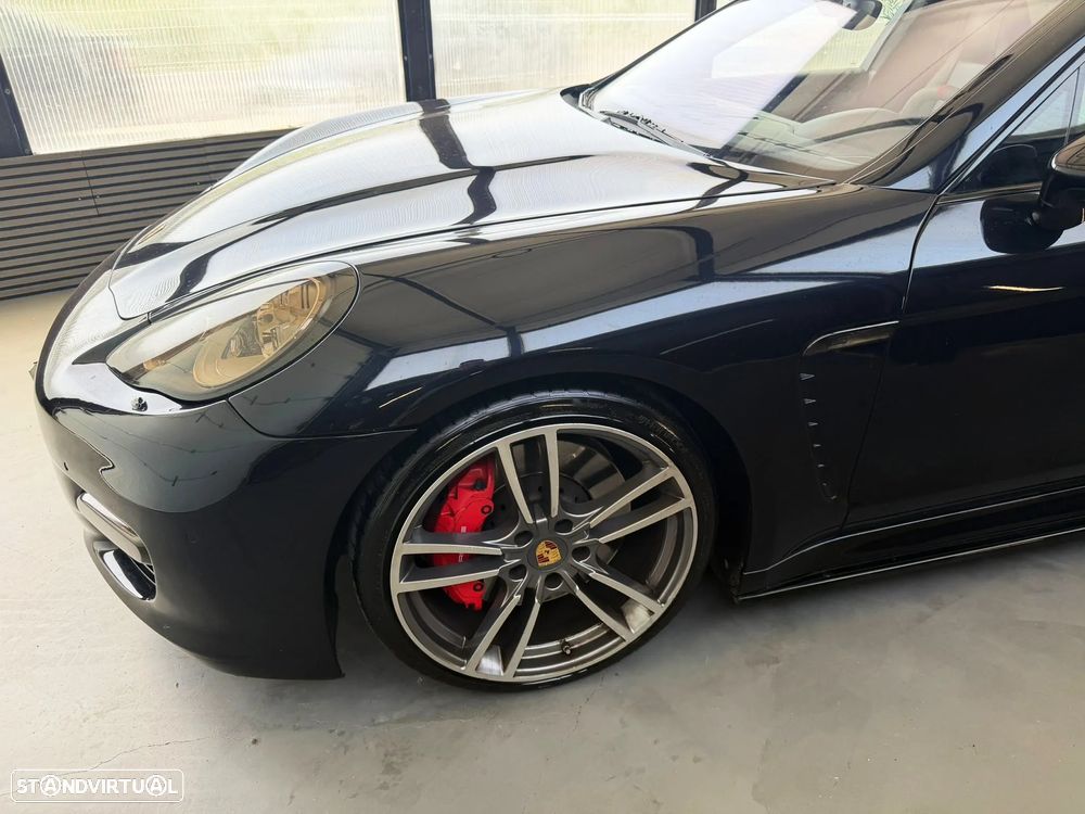 Porsche Panamera Turbo PDK - 10