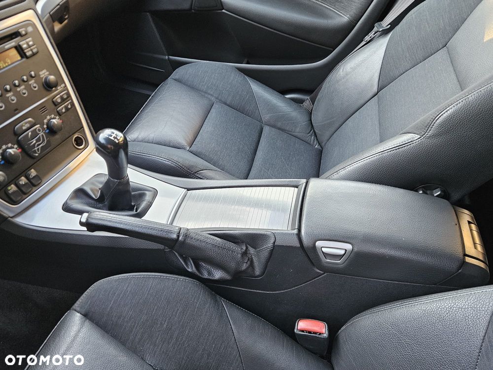 Volvo V70 2.4 Optima - 21