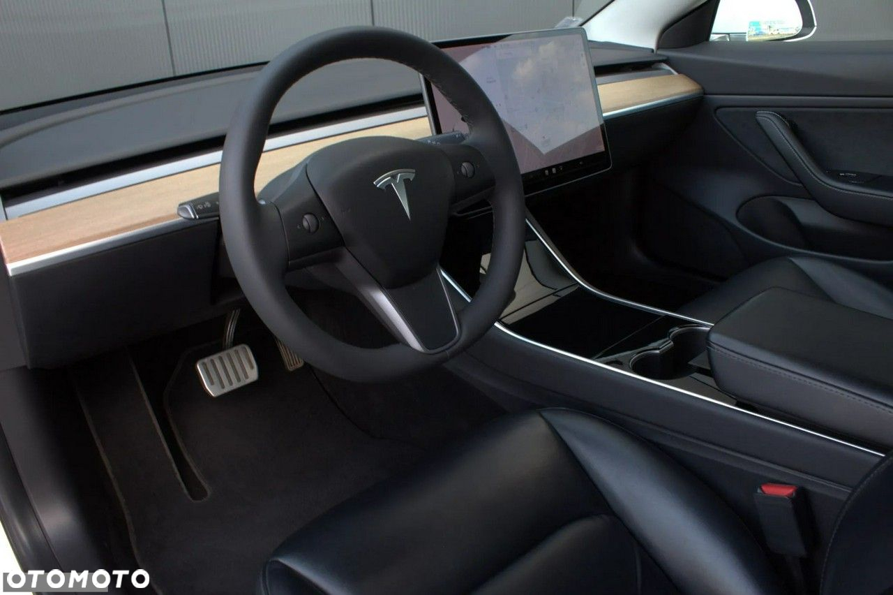 Tesla Model 3 Langstreckenbatterie Allradantrieb Dual Motor - 10