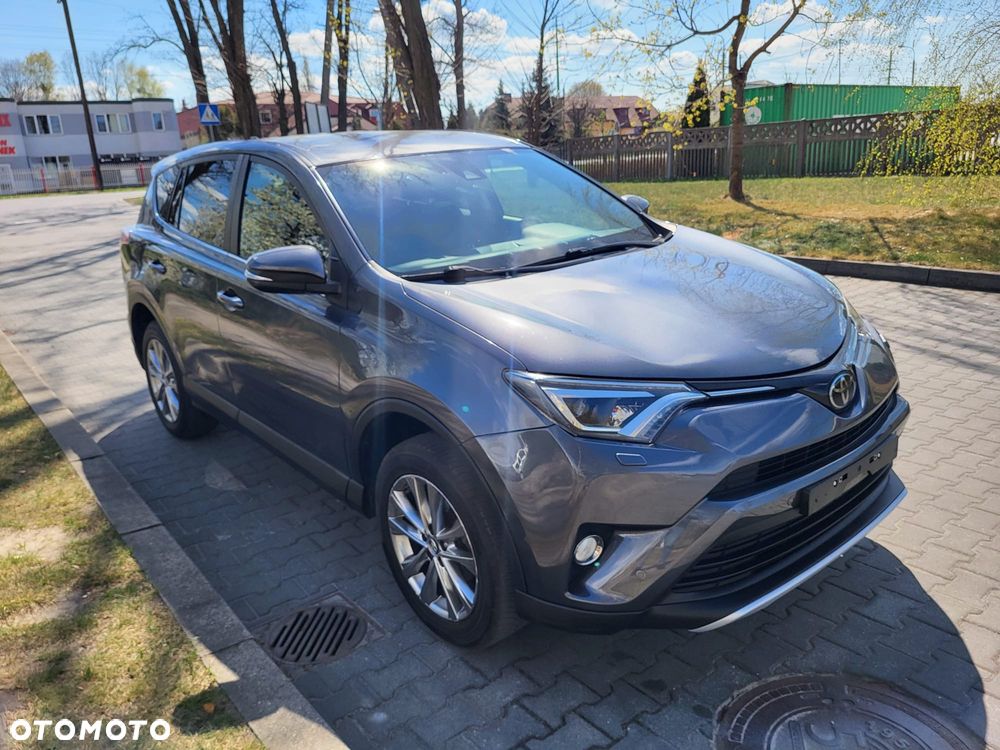 Toyota RAV4 - 1