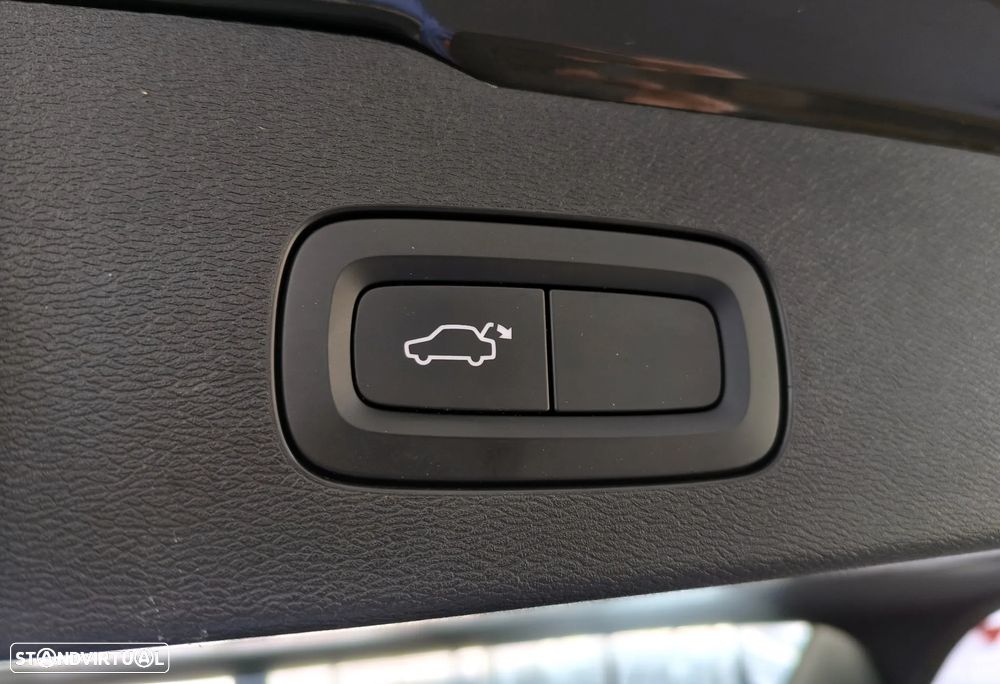 Volvo V60 2.0 D3 Momentum Geartronic - 22