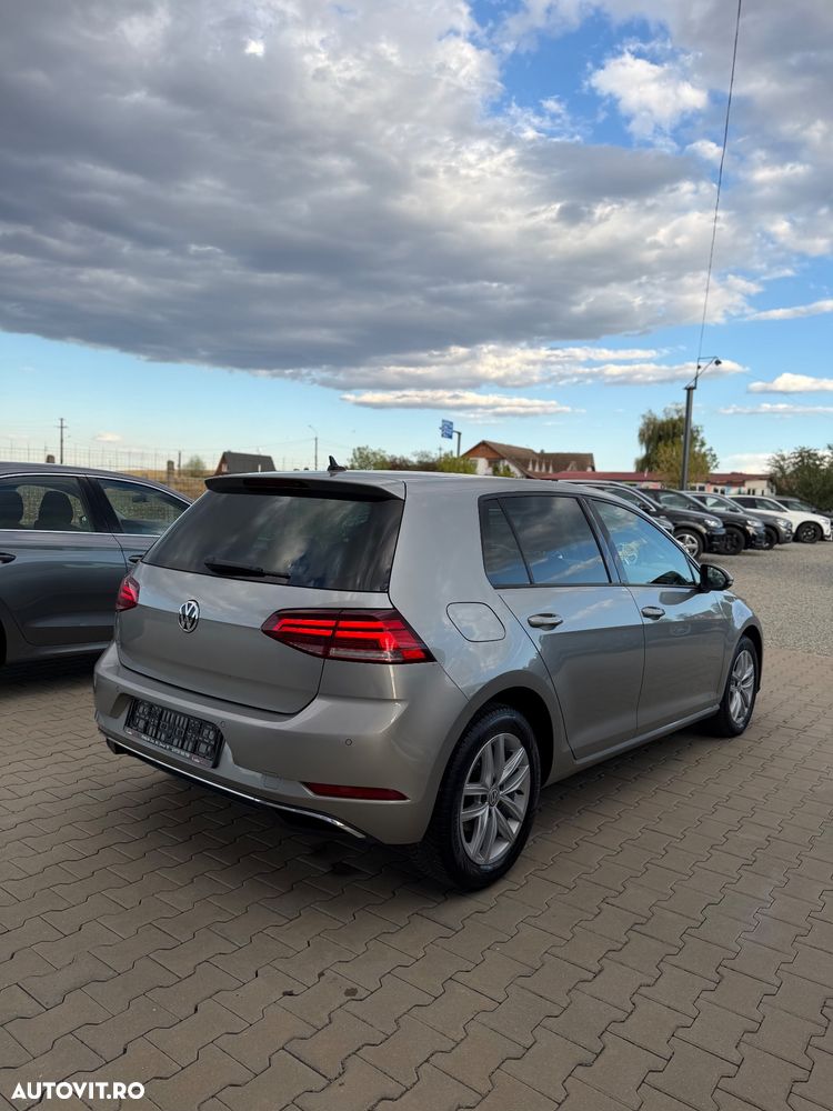 Volkswagen Golf - 4