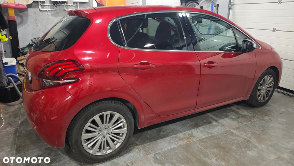 Peugeot 208 - 6