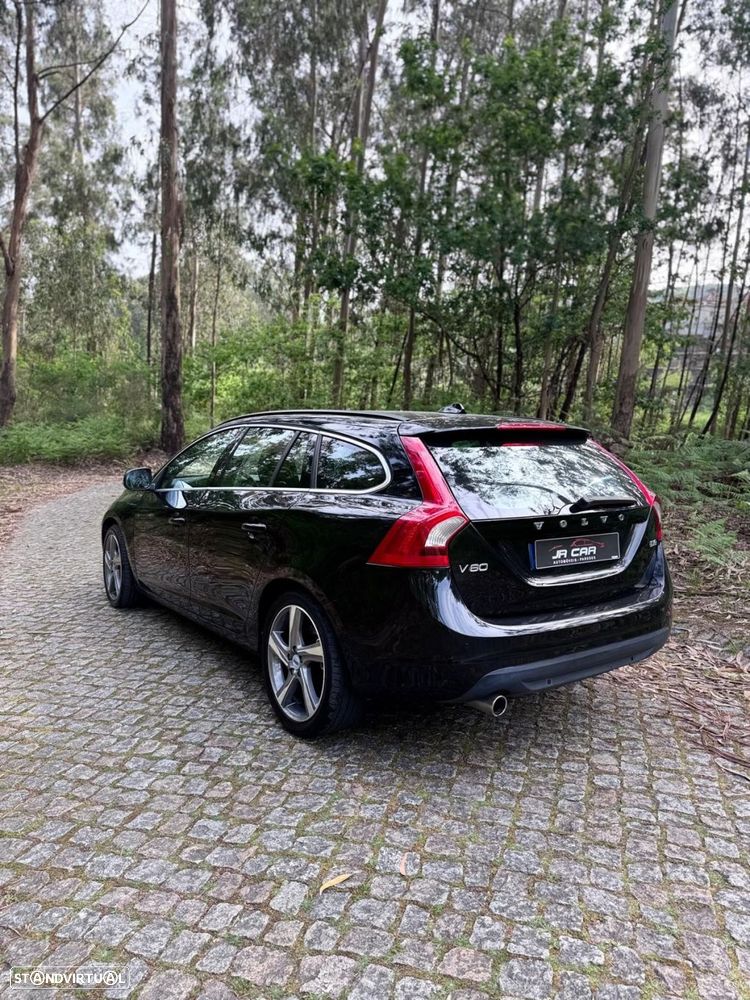 Volvo V60 2.0 D3 Momentum Start/Stop - 8