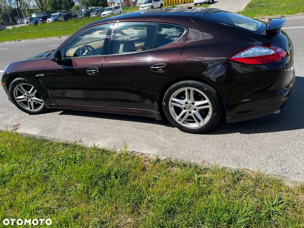 Porsche Panamera 4 - 12