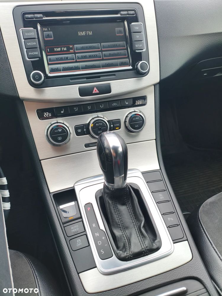 Volkswagen Passat 2.0 TDI Comfortline DSG - 23