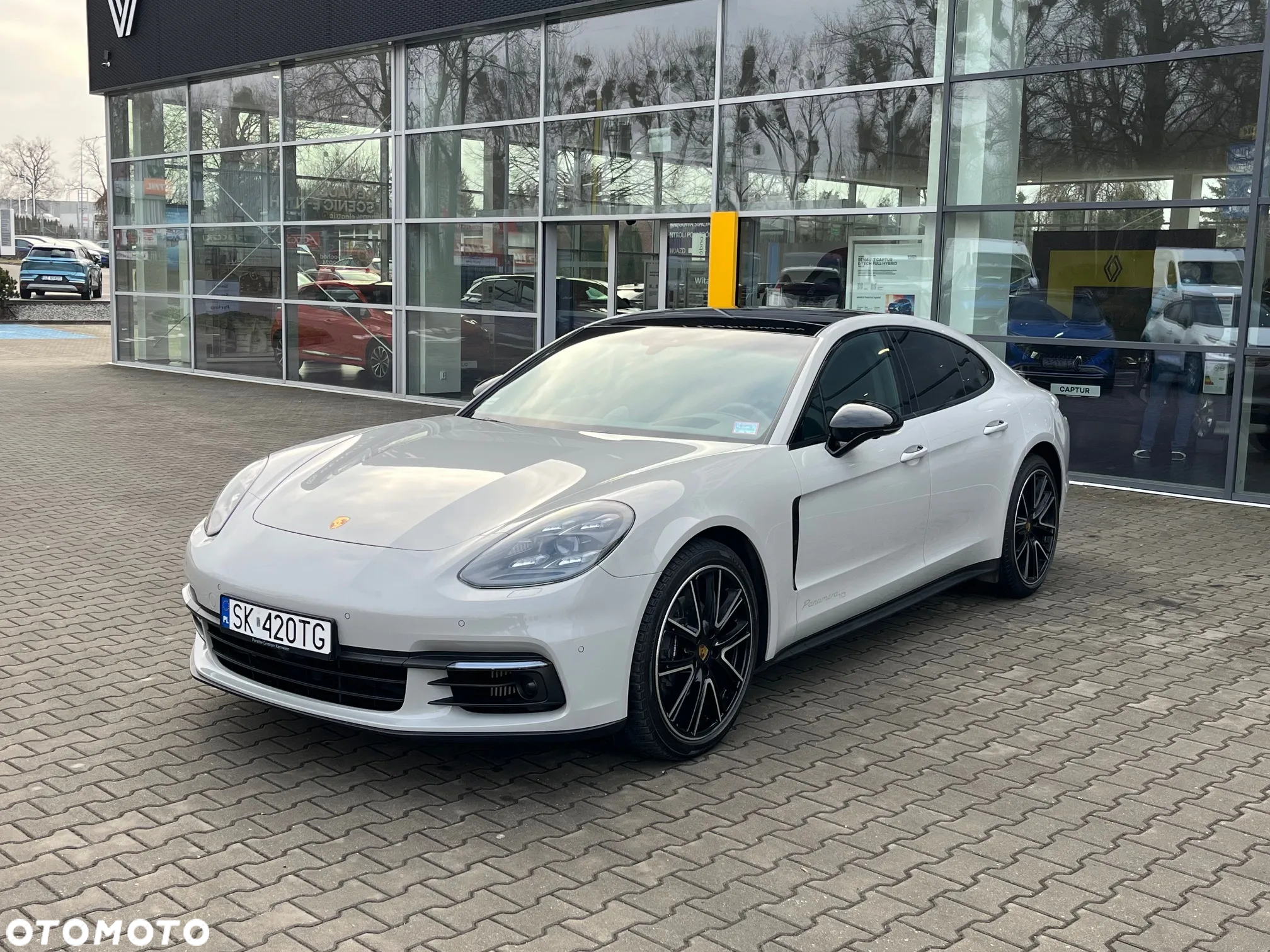 Porsche Panamera 4 - 12