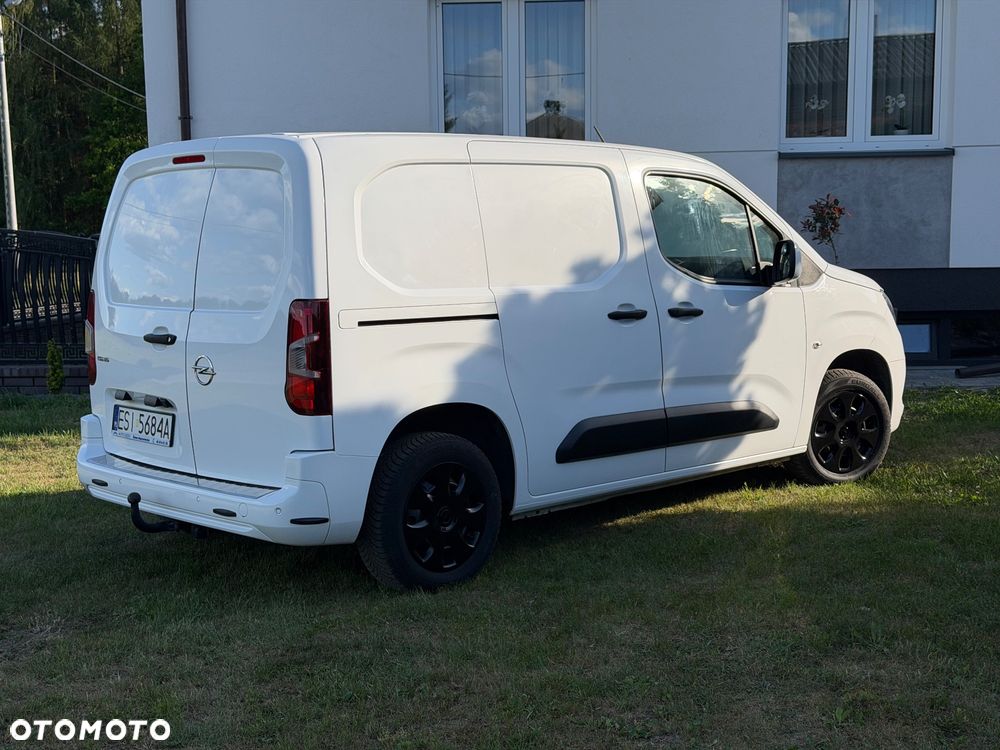 Opel Combo 1.5 CDTI Essentia S&S - 10