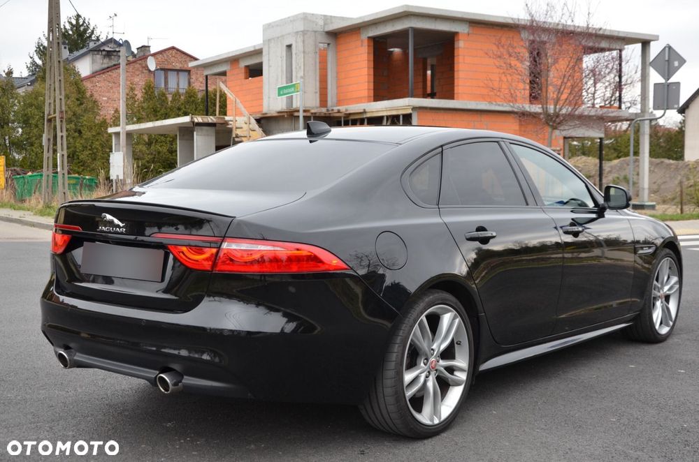 Jaguar XF 3.0 TDV6 R-Sport - 12
