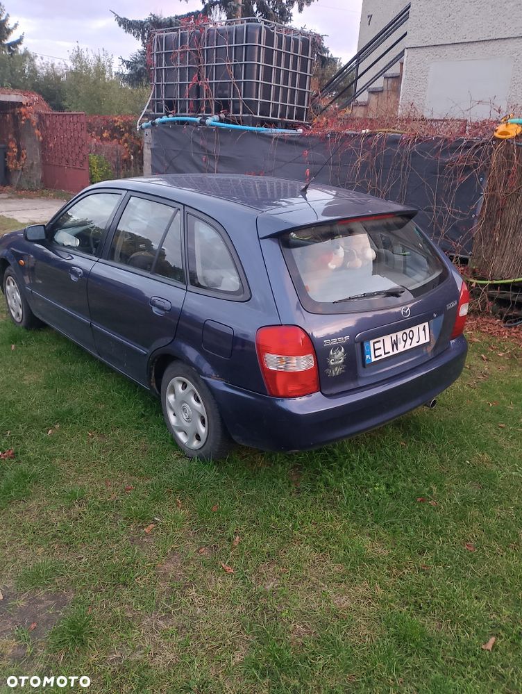 Mazda 323F 2001 photo 3